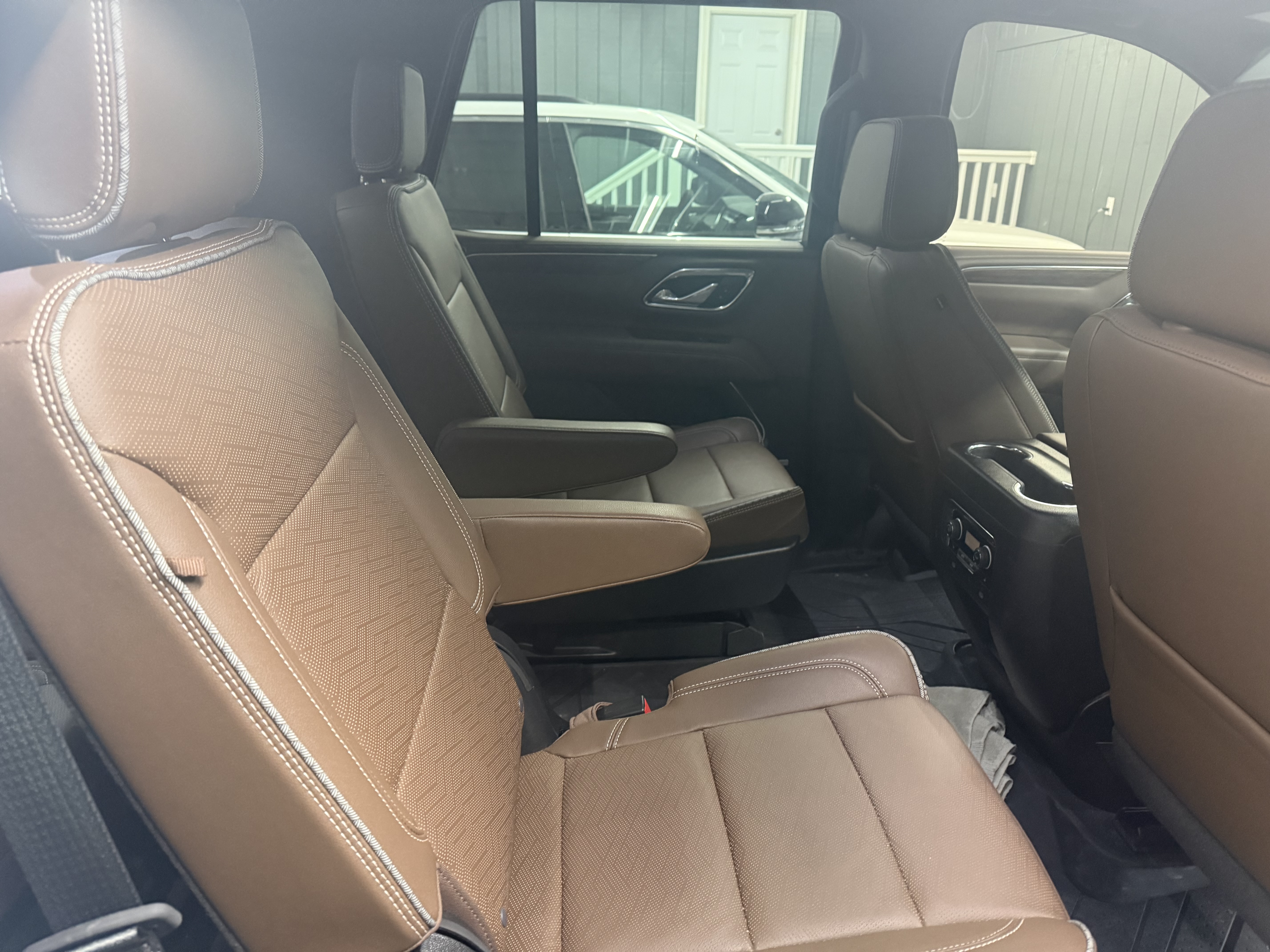 Used 2023 Chevrolet Tahoe High Country AWD/4WD image 10