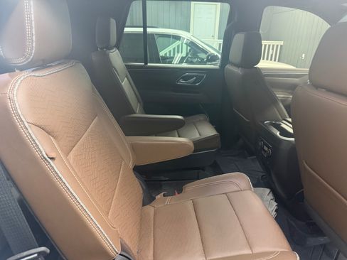 Used 2023 Chevrolet Tahoe High Country AWD/4WD image 10