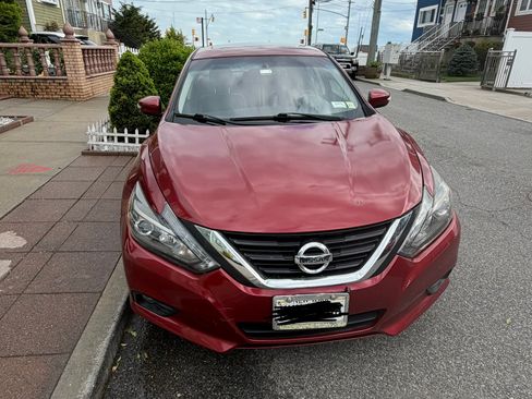 Used 2015 Nissan Altima 2.5 SL w/ Technology Package FWD image 1