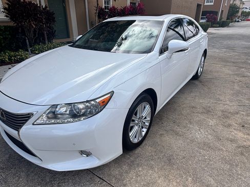 Used 2014 Lexus ES 350 350 Sedan 4D w/ Premium Package image 4