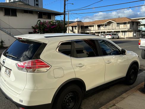 Used 2016 Nissan Rogue S image 4