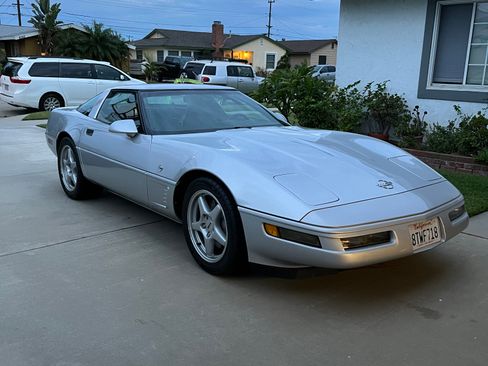 Used 1996 Chevrolet Corvette Coupe image 4