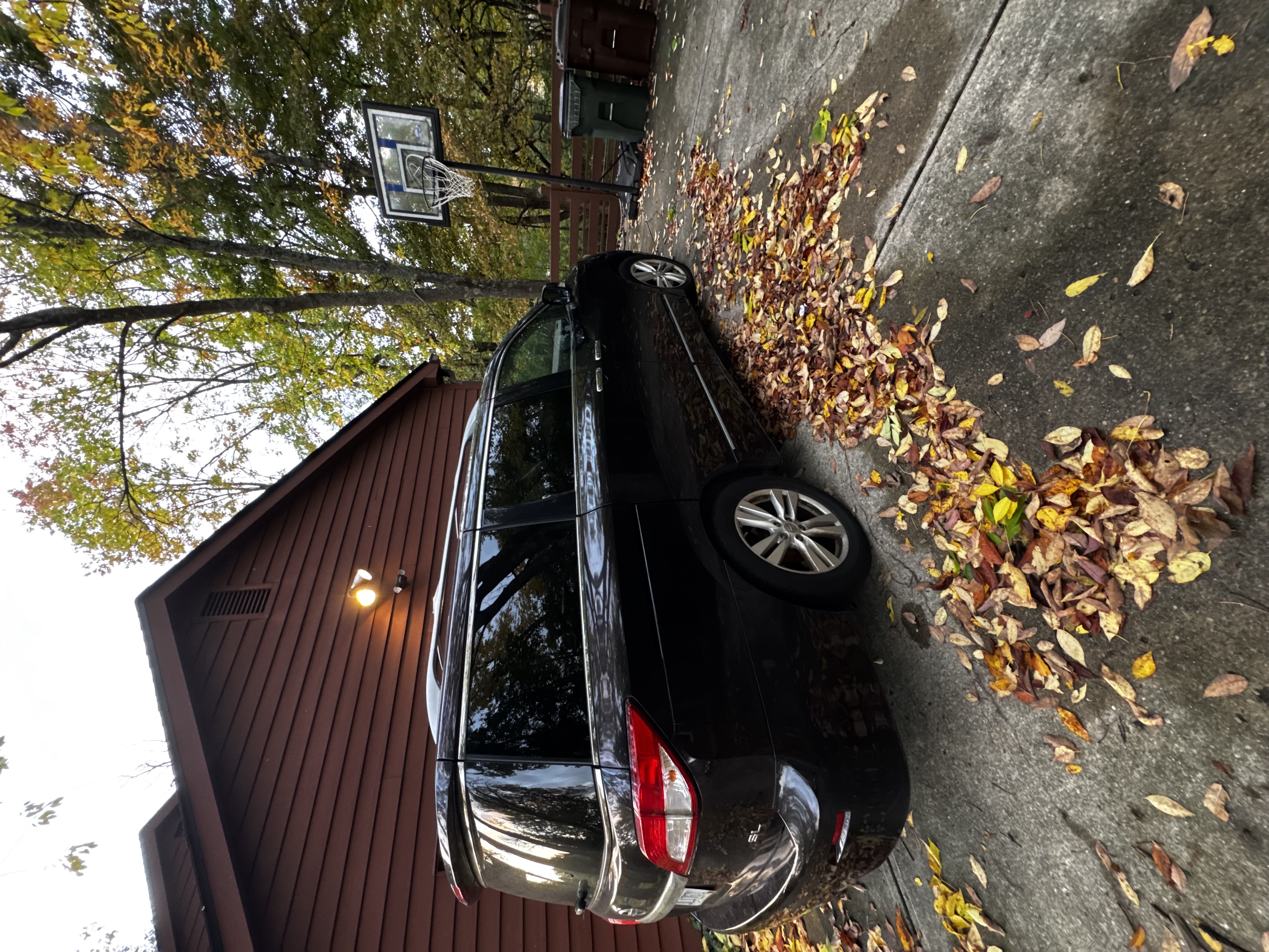Used 2011 Nissan Quest SL FWD image 2