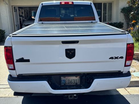 Used 2018 RAM 2500 Big Horn w/ Sport Appearance Group image 5