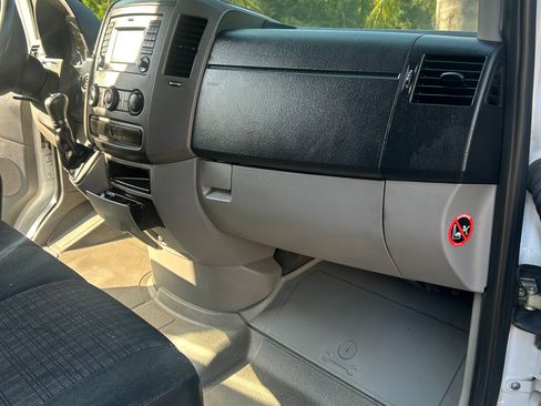 Used 2014 Mercedes-Benz Sprinter 2500 image 5