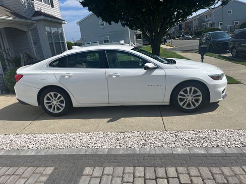 Used 2016 Chevrolet Malibu LT w/ Leather Package FWD image 8