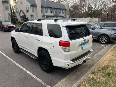 Used 2012 Toyota 4Runner SR5 image 12