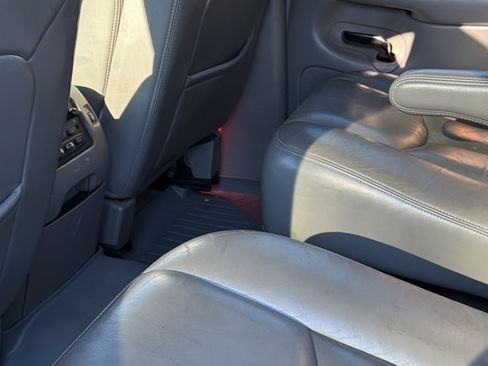 Used 2003 GMC Yukon XL Denali image 9
