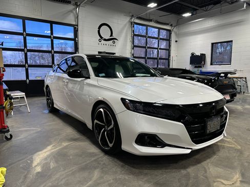 Used 2021 Honda Accord Sport image 2