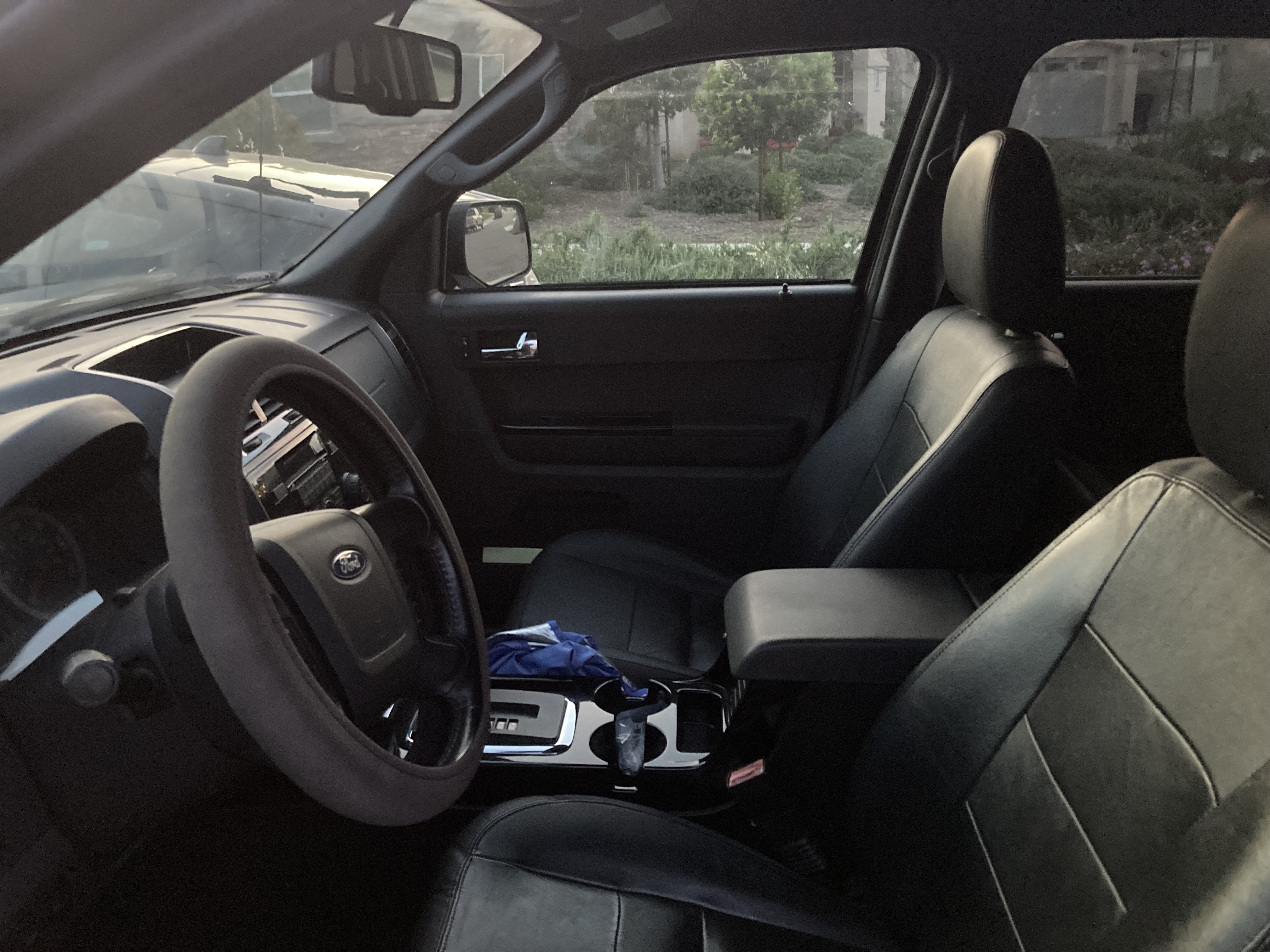 Used 2010 Ford Escape Limited AWD/4WD image 10