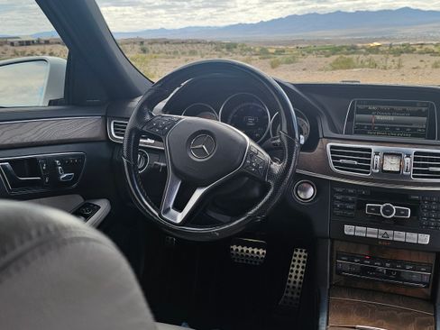 Used 2015 Mercedes-Benz E 250 BlueTEC 4MATIC Sedan image 29