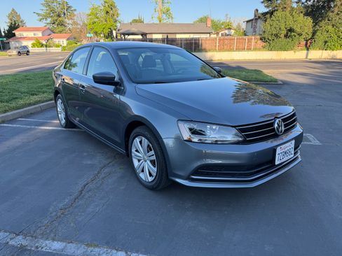 Used 2017 Volkswagen Jetta S image 8