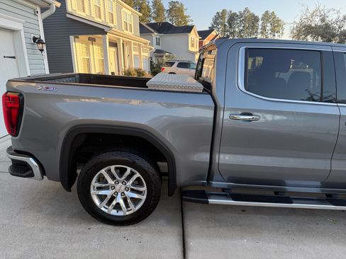 Used 2021 GMC Sierra 1500 SLT w/ SLT Premium Plus Package image 9