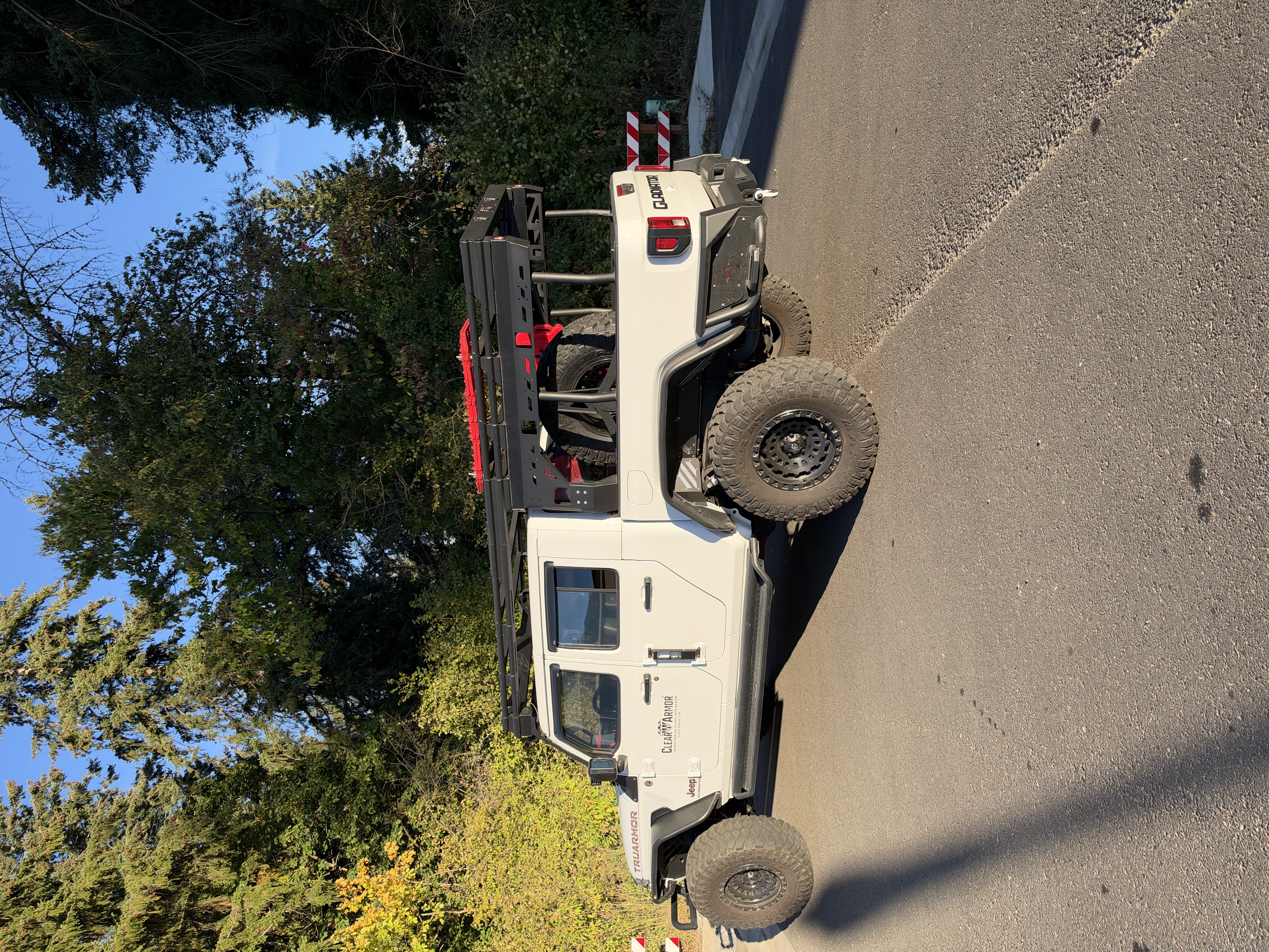 Used 2021 Jeep Gladiator Rubicon AWD/4WD image 8