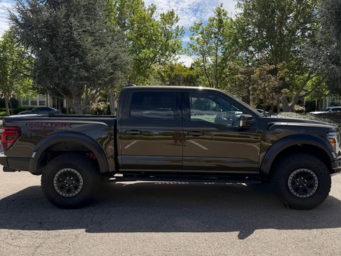 Used 2025 Ford F150 Raptor image 4