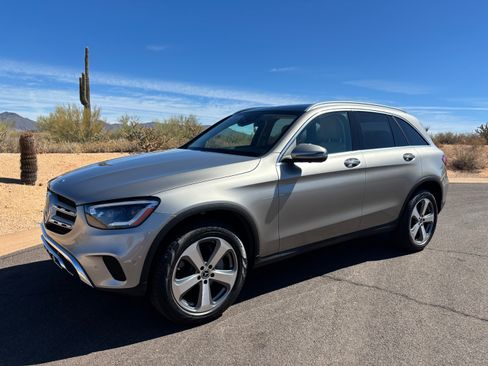 Used 2022 Mercedes-Benz GLC 300 4MATIC image 11