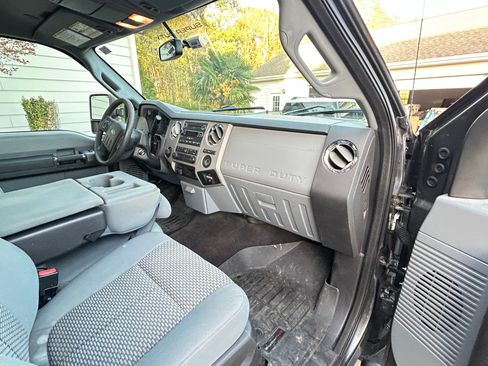 Used 2016 Ford F250 XLT w/ FX4 Off-Road Package image 11