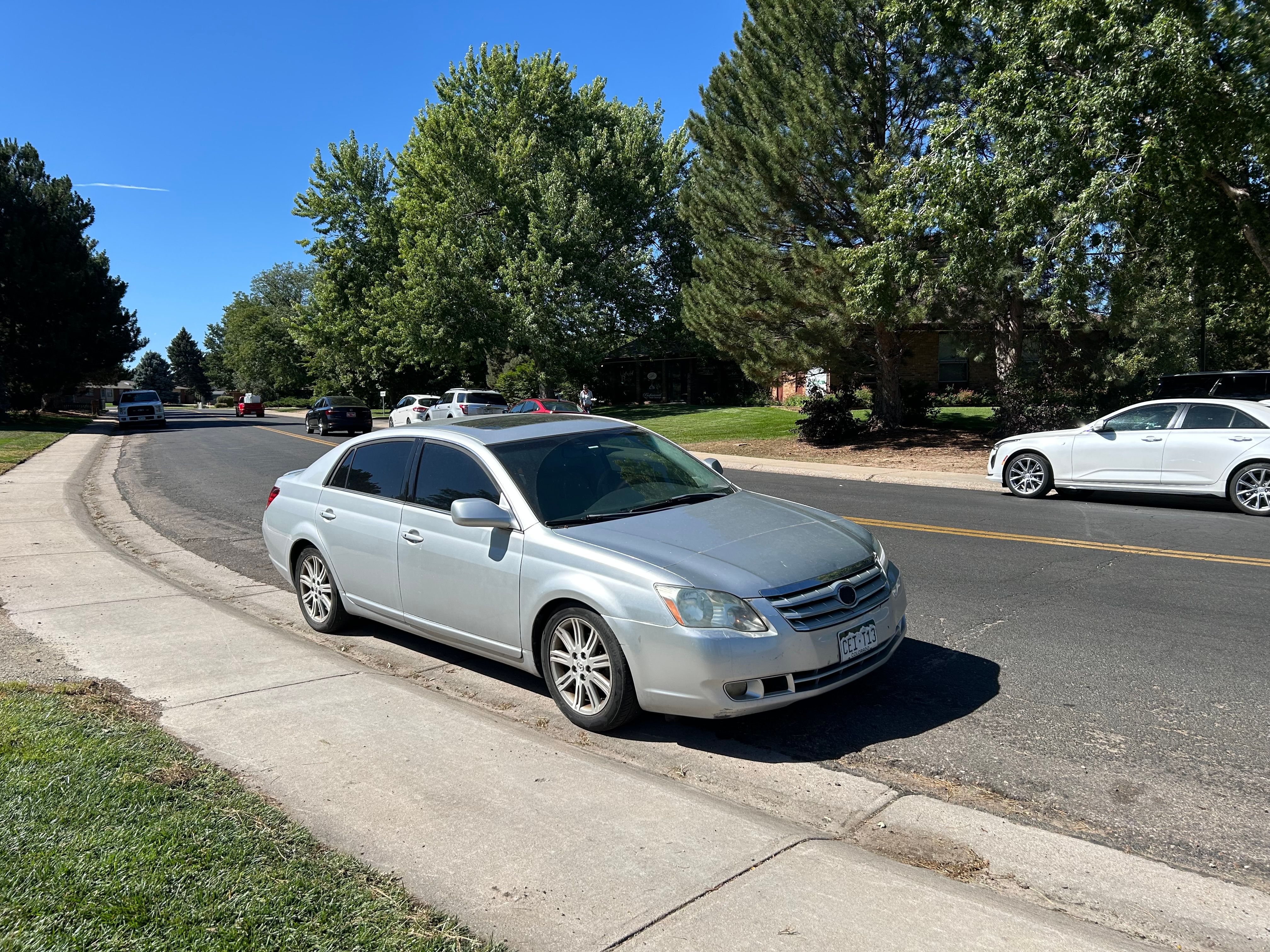Used 2005 Toyota Avalon Limited FWD image 1