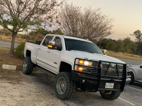 Used 2016 Chevrolet Silverado 2500 High Country w/ Duramax Plus Package AWD/4WD image 5