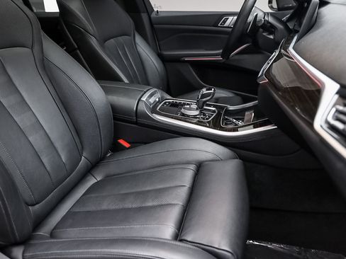 Used 2019 BMW X5 xDrive50i w/ M Sport Package AWD/4WD image 15
