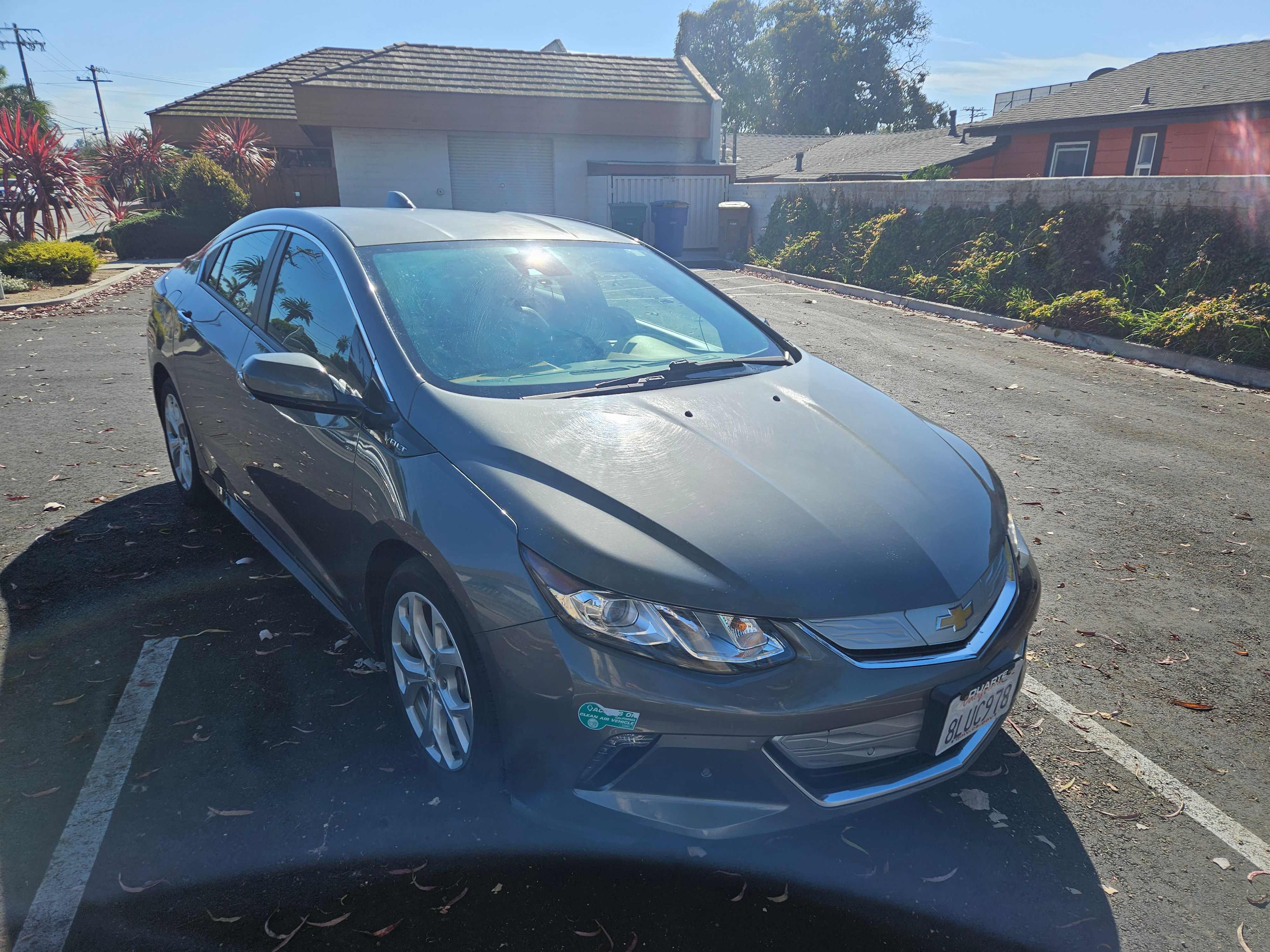 Used 2017 Chevrolet Volt Premier w/ Driver Confidence II Package FWD image 10