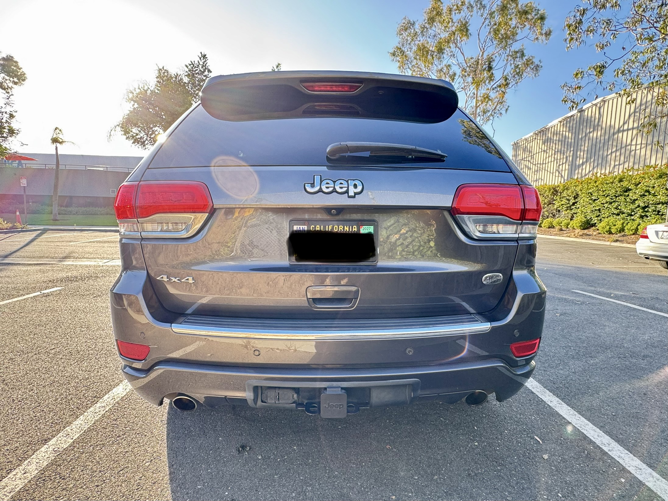 Used 2017 Jeep Grand Cherokee Overland AWD/4WD image 5