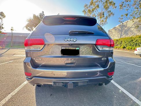 Used 2017 Jeep Grand Cherokee Overland AWD/4WD image 5