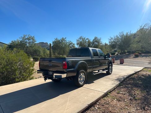 Used 2016 Ford F250 Lariat w/ Lariat Ultimate Package image 8