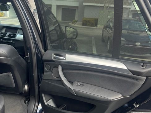 Used 2012 BMW X5 xDrive50i image 11