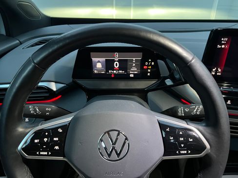 Used 2022 Volkswagen ID.4 Pro image 19