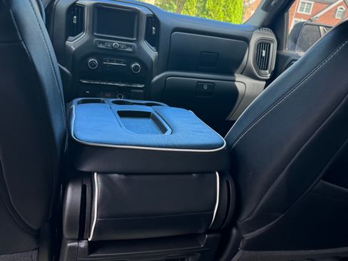 Used 2020 Chevrolet Silverado 1500 Custom w/ Custom Value Package image 9