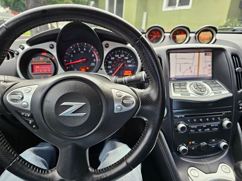 Used 2018 Nissan 370Z Coupe image 5