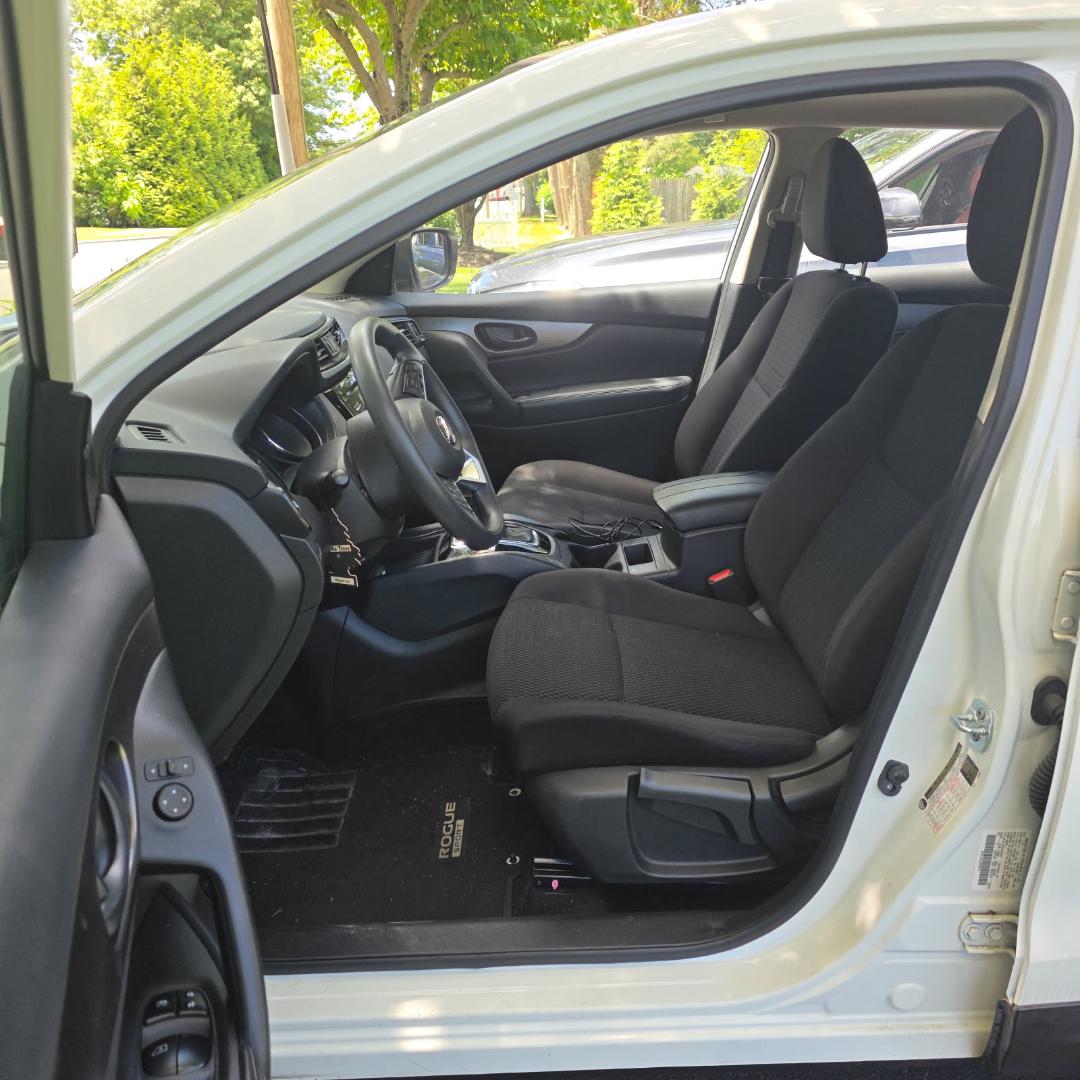 Used 2018 Nissan Rogue Sport S AWD/4WD image 6
