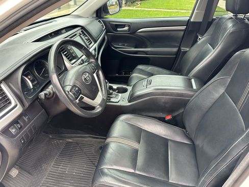 Used 2018 Toyota Highlander SE image 8