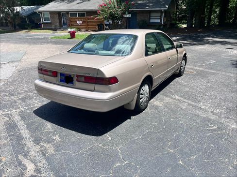 Used 1999 Toyota Camry LE w/ Value Pkg FWD image 8