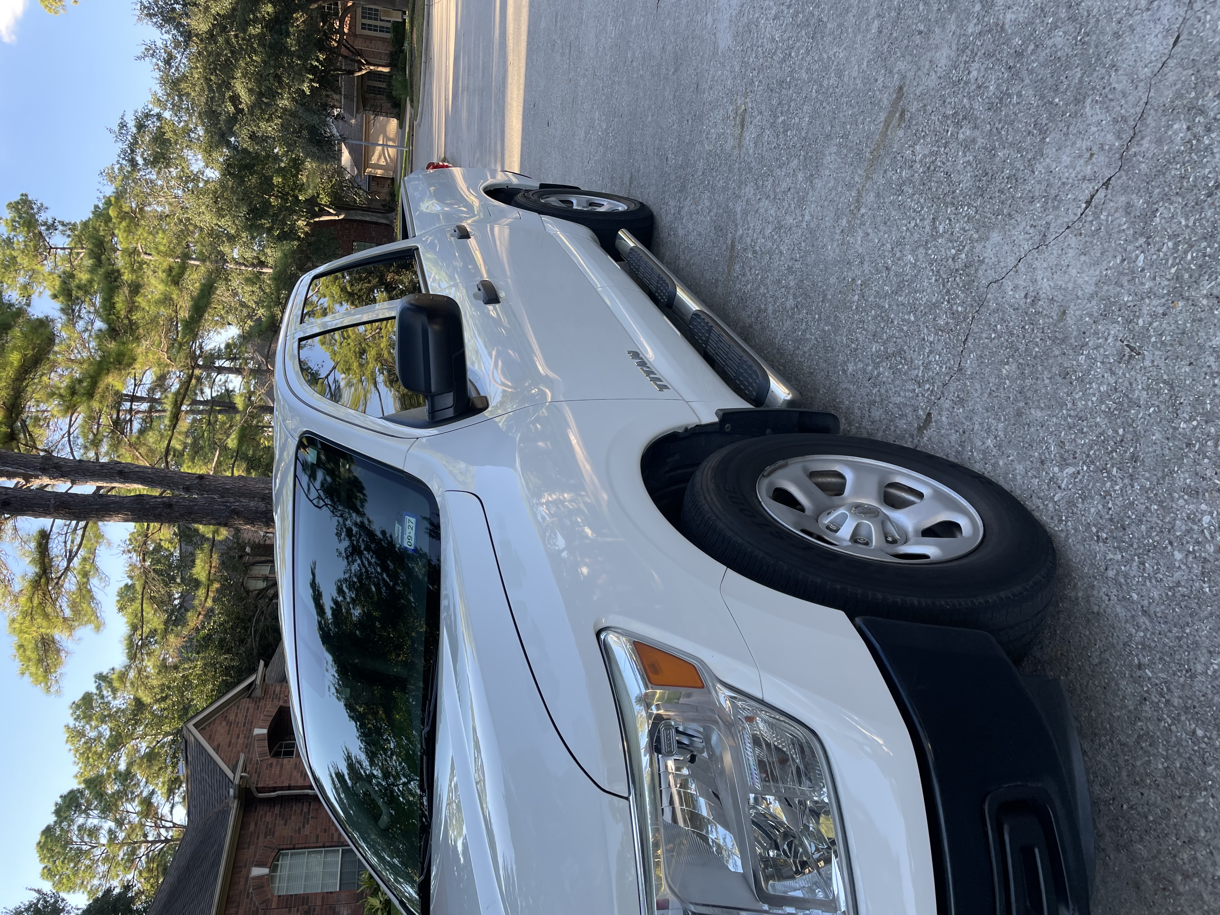 Used 2018 Nissan Titan S RWD image 2