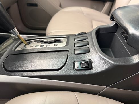 Used 2004 Toyota 4Runner Limited image 22