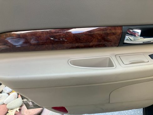 Used 2001 Lincoln LS image 9