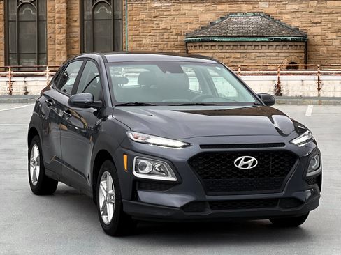 Used 2021 Hyundai Kona SE FWD image 1
