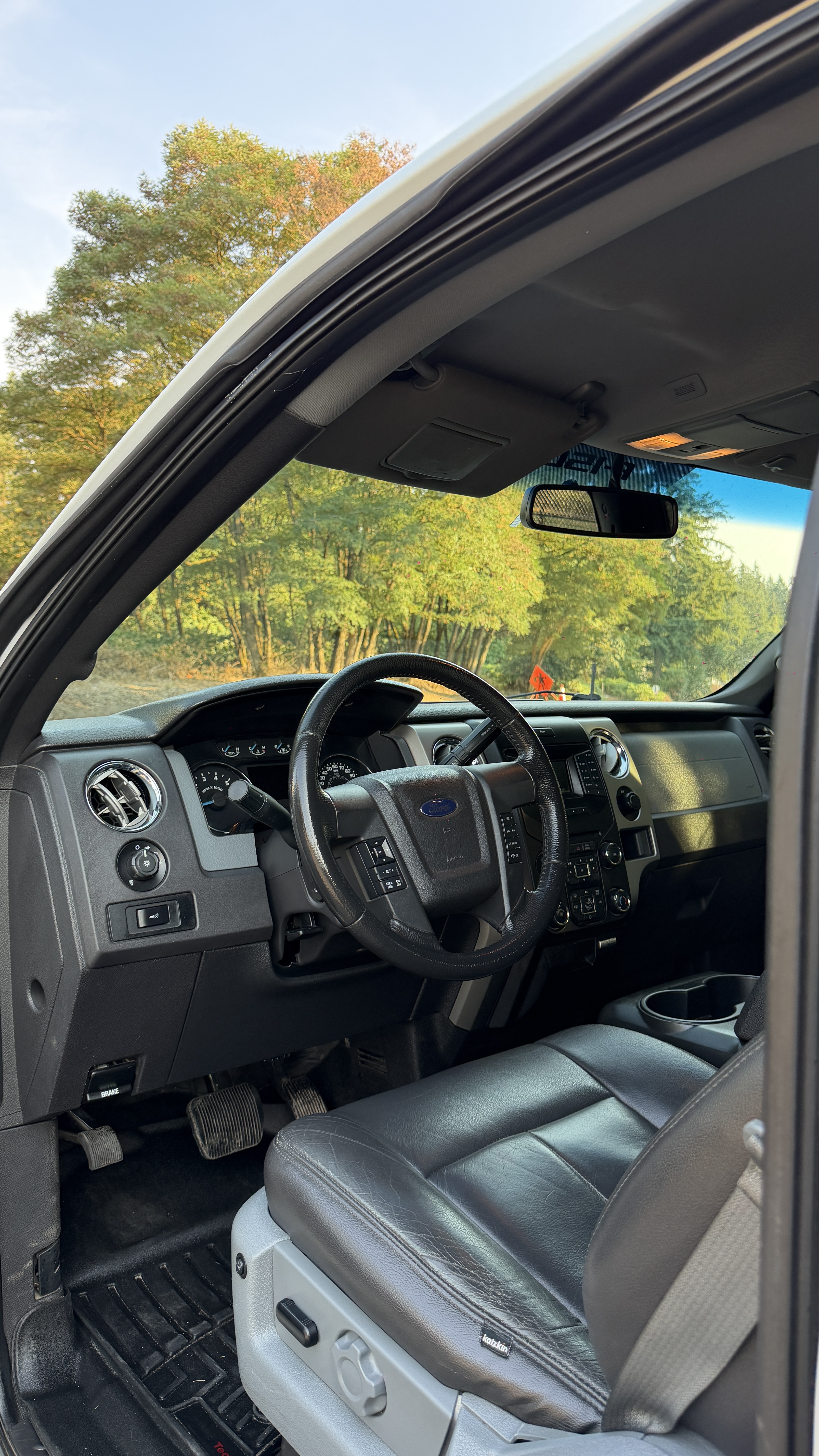 Used 2013 Ford F150 XLT w/ Luxury Equipment Group AWD/4WD image 8