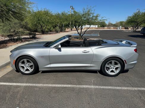 Used 2019 Chevrolet Camaro LT RWD image 1