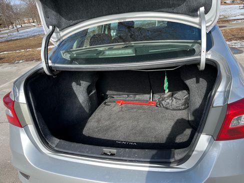 Used 2018 Nissan Sentra S image 10