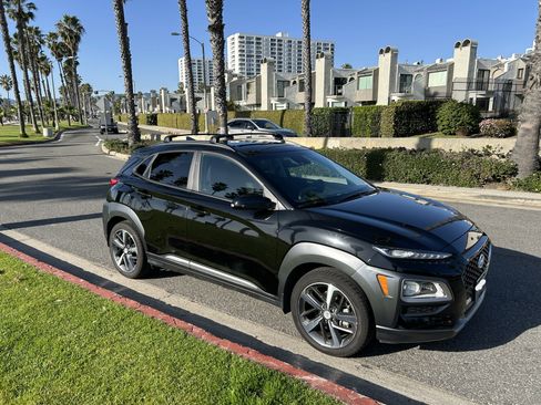 Used 2021 Hyundai Kona Limited w/ Cargo Package image 2