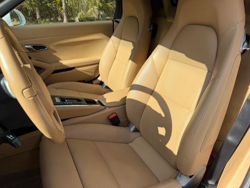 Used 2015 Porsche Boxster S image 11