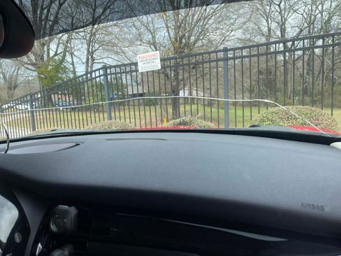 Used 2022 MINI Cooper 2-Door Hardtop w/ Premium Package image 11