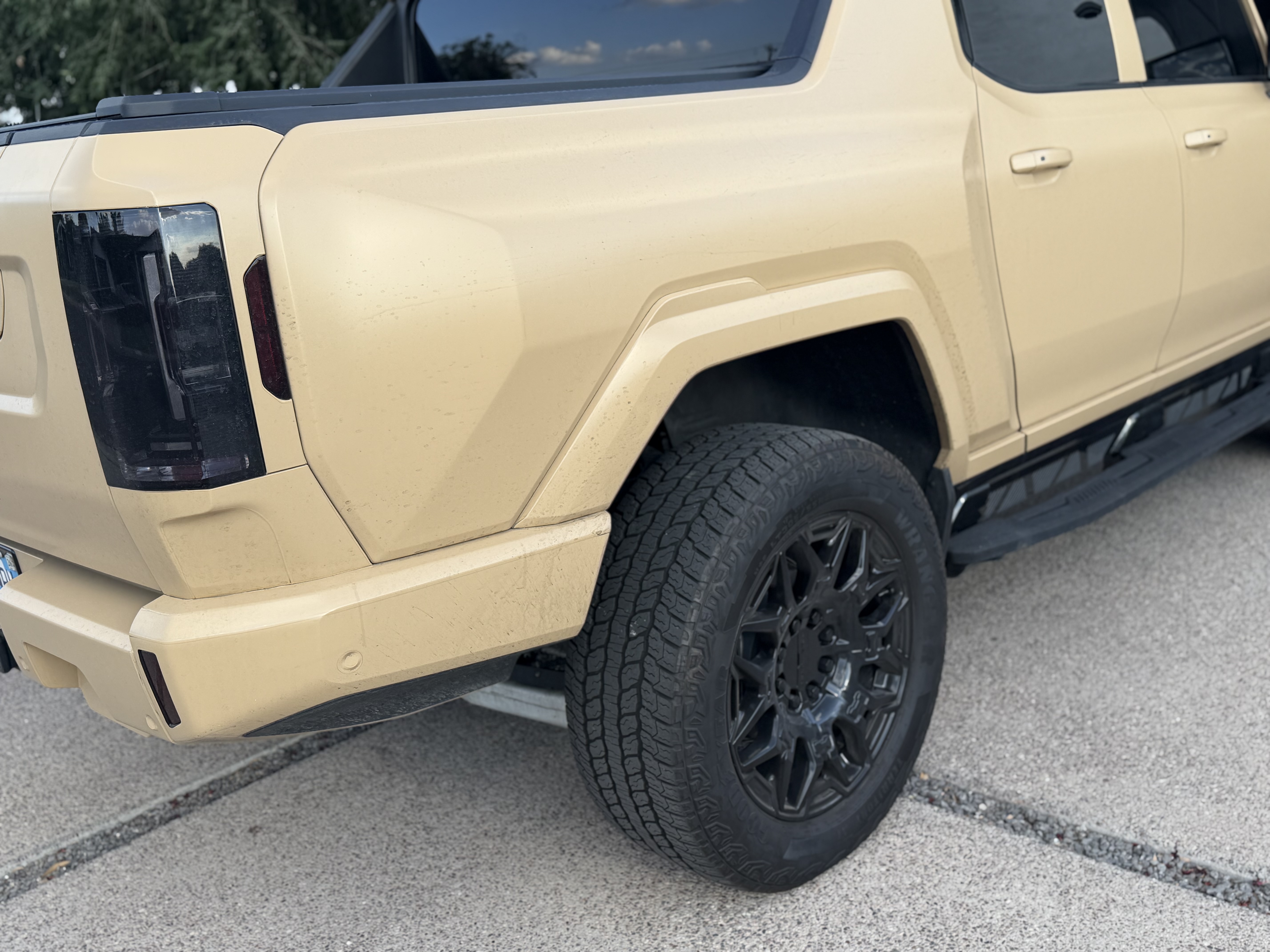 Used 2024 GMC Hummer EV 3X w/ LPO, Illumination Package AWD/4WD image 4