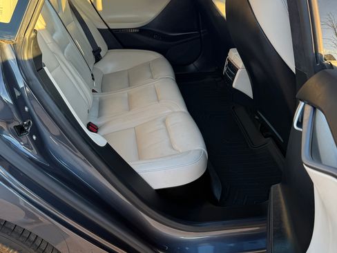 Used 2021 Tesla Model S Long Range Plus image 18