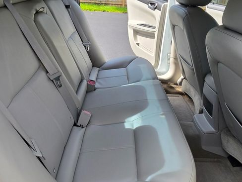 Used 2011 Chevrolet Impala LT w/ Luxury Edition Package FWD image 6