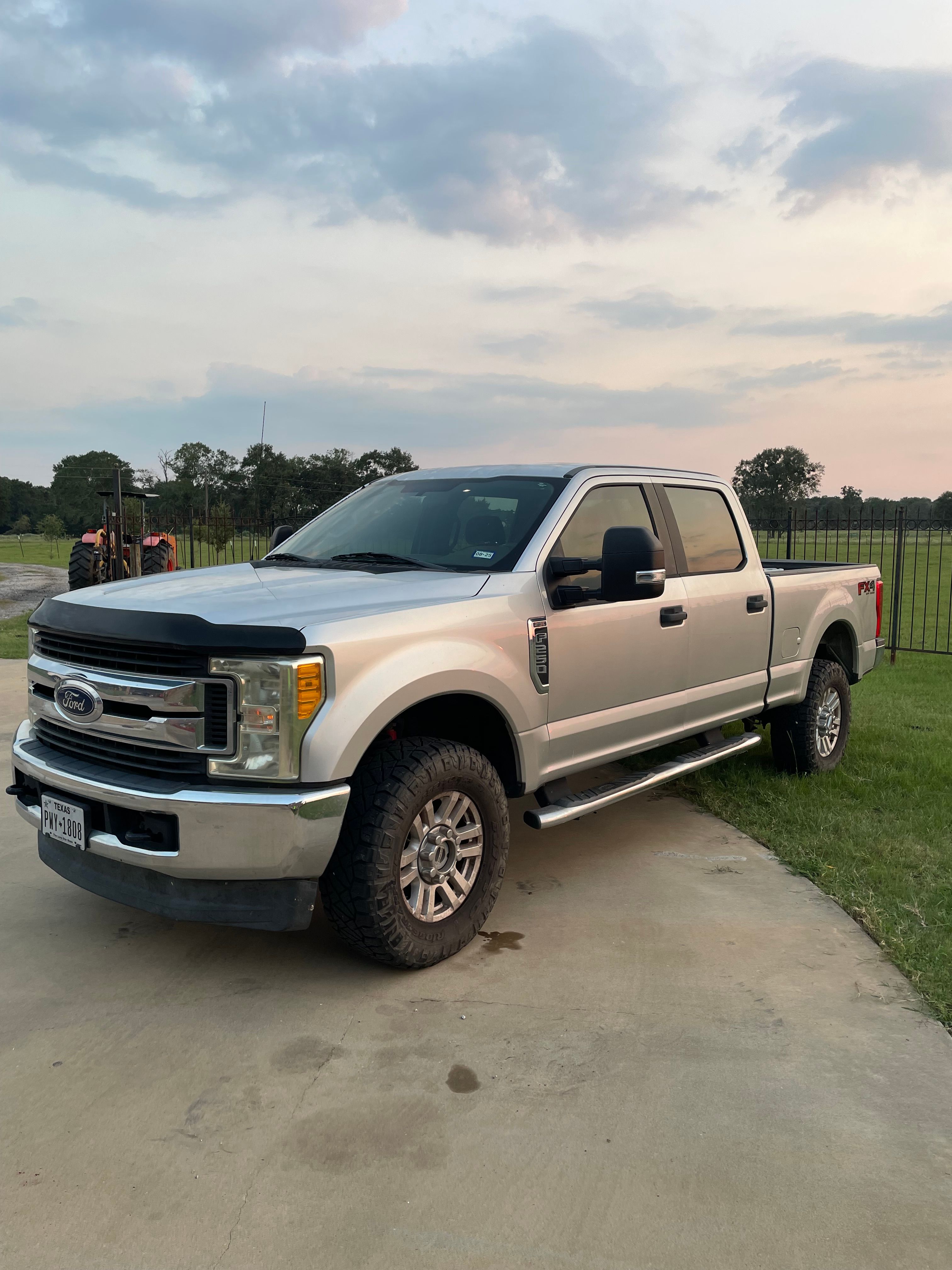 Used 2017 Ford F250 XL w/ STX Appearance Package AWD/4WD image 2