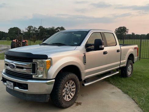Used 2017 Ford F250 XL w/ STX Appearance Package image 2